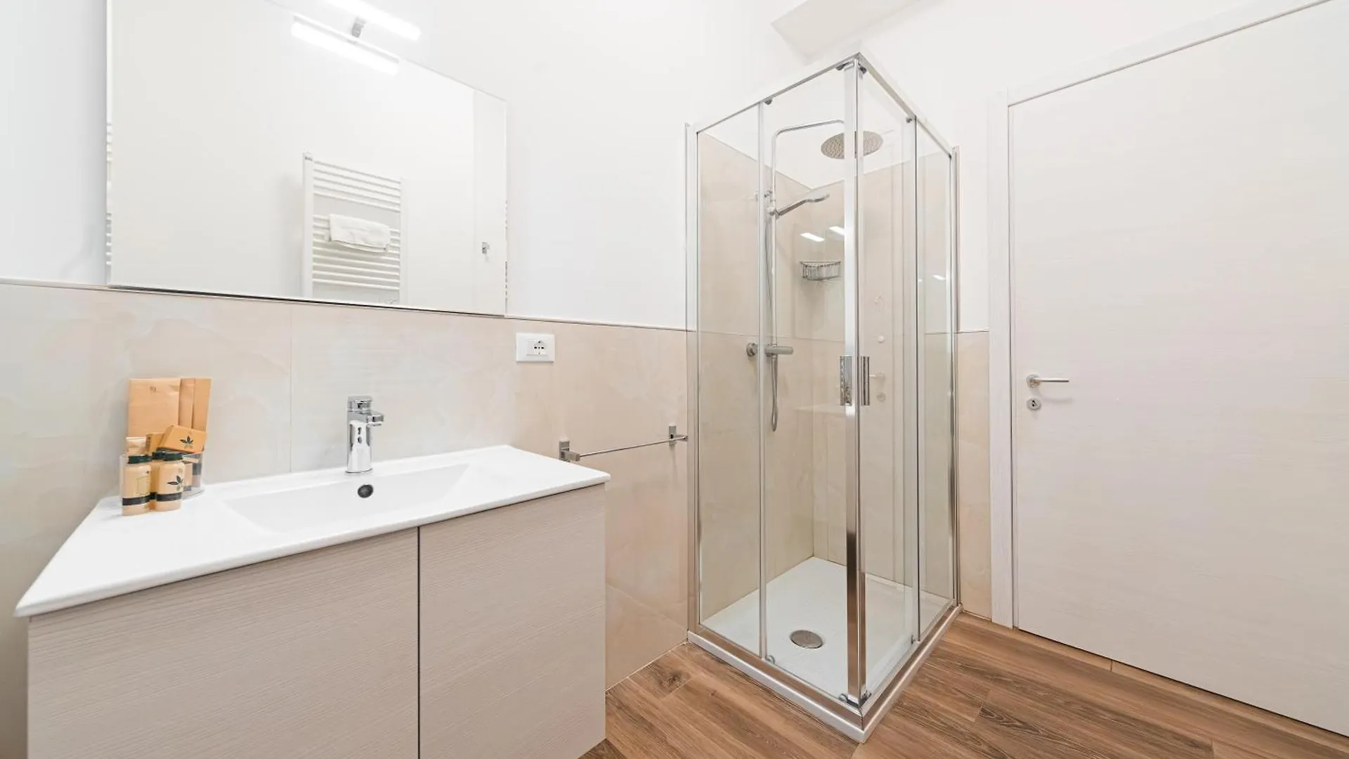 New - Venturini Suites In Bologna Centre 0*,