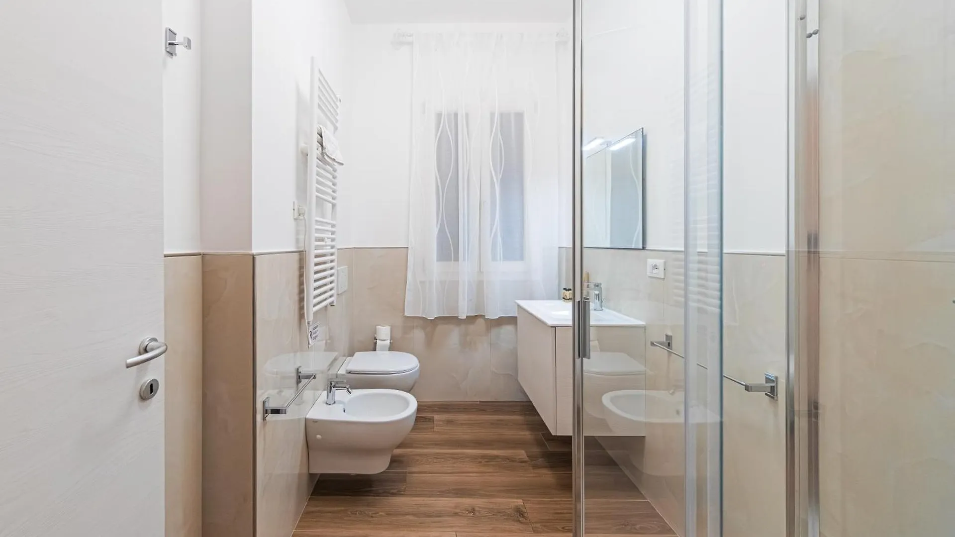 Guest house New - Venturini Suites In Bologna Centre Italy